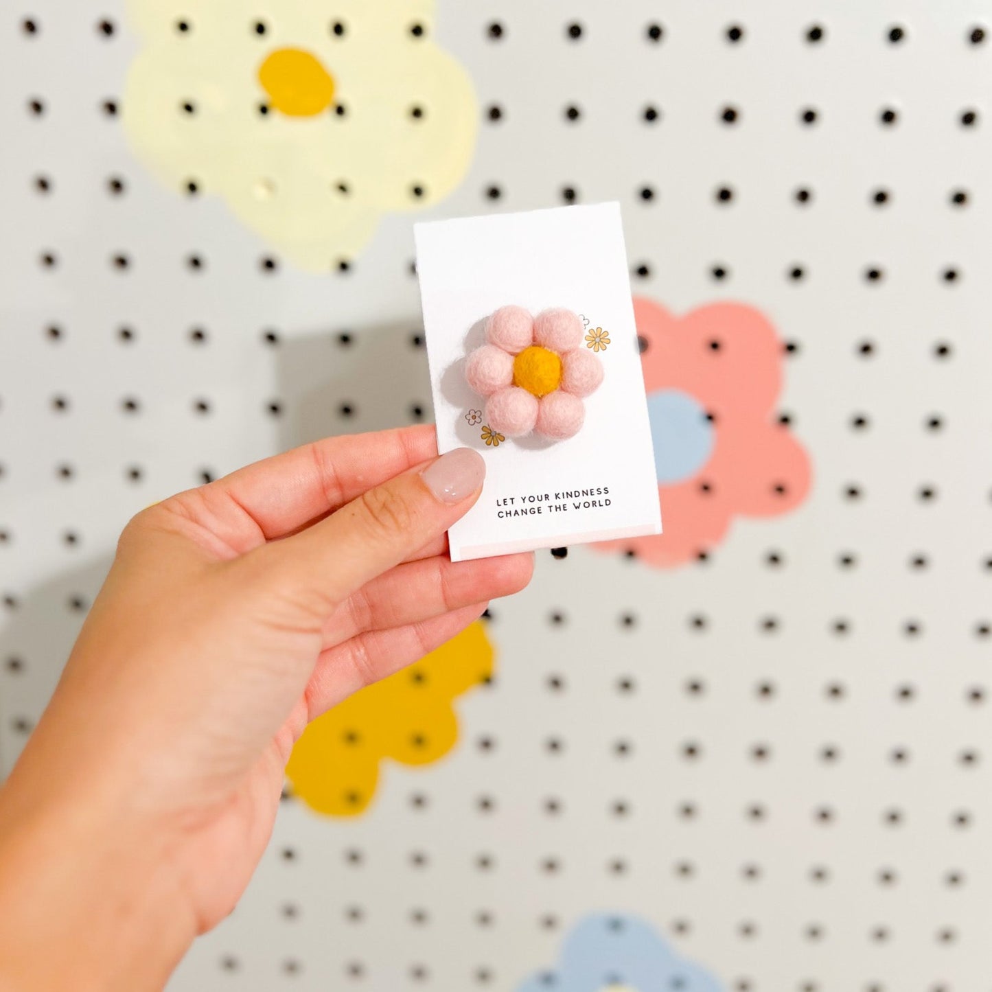 Mini Daisy Pin